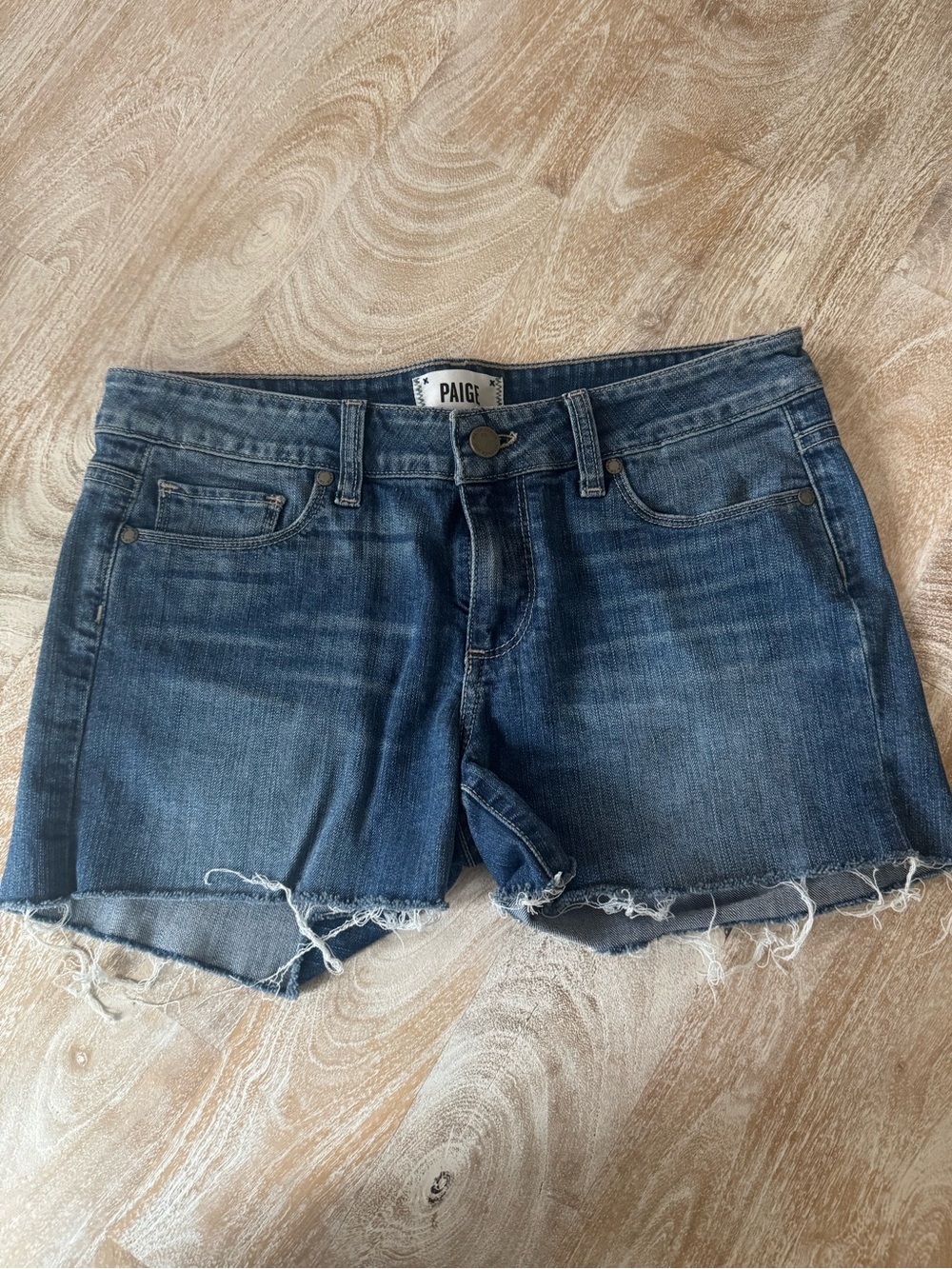 Paige denim cutoffs Talla